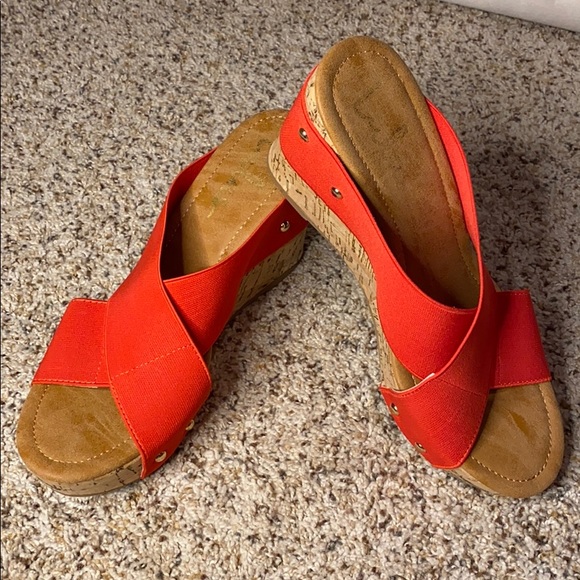 Lulus Red Cork Wedge Heels Size 8 NWOB - Picture 2 of 11
